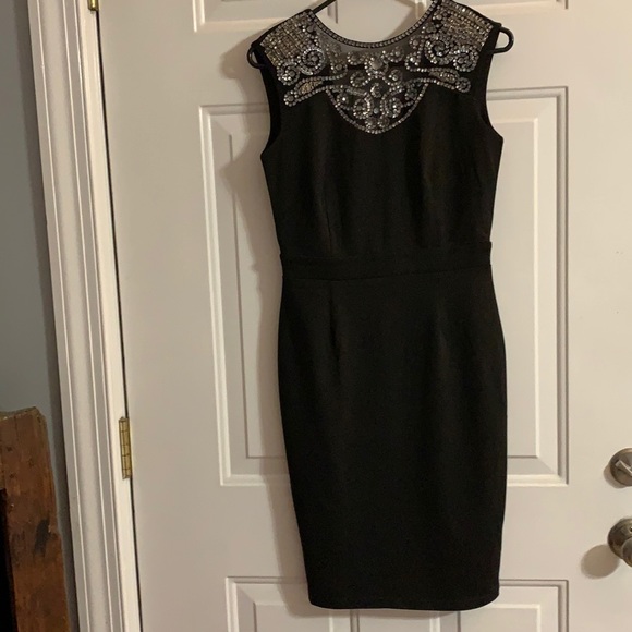 Black London dress company with quality sequins - Picture 6 of 15